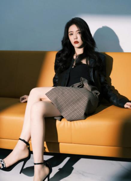 文静的小姐姐大长腿爱了爱了